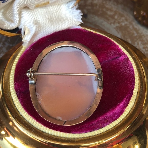 Antique 14k Large hand carved Cameo pendant brooch - Picture 8 of 10